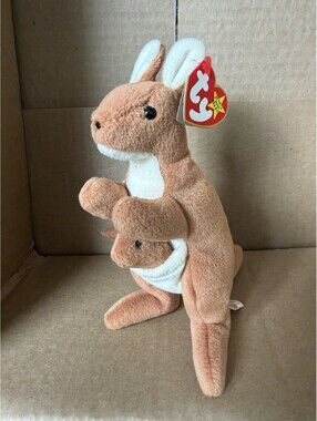 Pouch the Kangaroo TY Beanie Baby  w/Tags 1996 Animal Plush Toy NEW